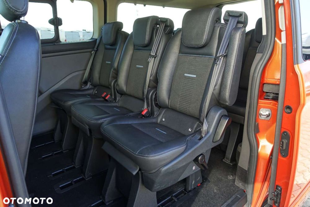 Ford Tourneo Custom - 26