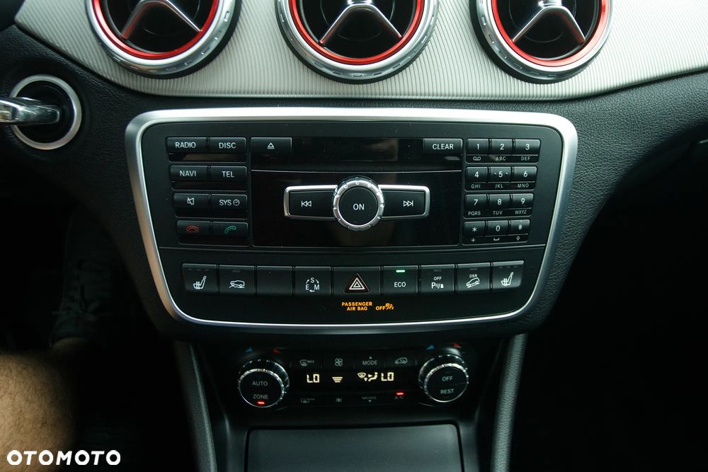 Mercedes-Benz GLA 220 CDI 4Matic 7G-DCT - 24