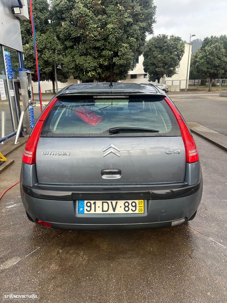 Citroën C4 1.6 HDi 110 Exclusive - 2