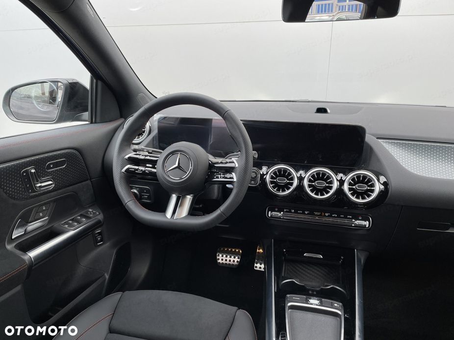 Mercedes-Benz GLA 200 AMG Line - 9