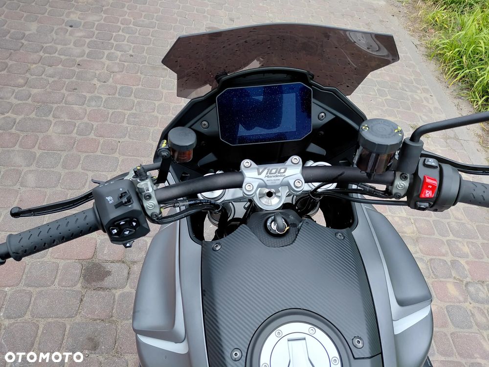 Moto Guzzi V100 Mandello - 8