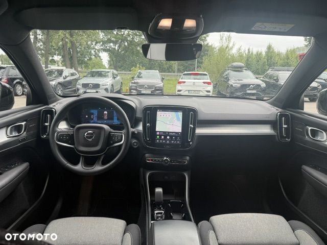 Volvo XC 40 B3 Plus Dark - 11