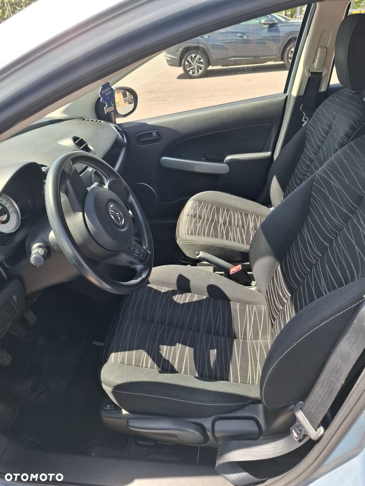 Mazda 2 - 10