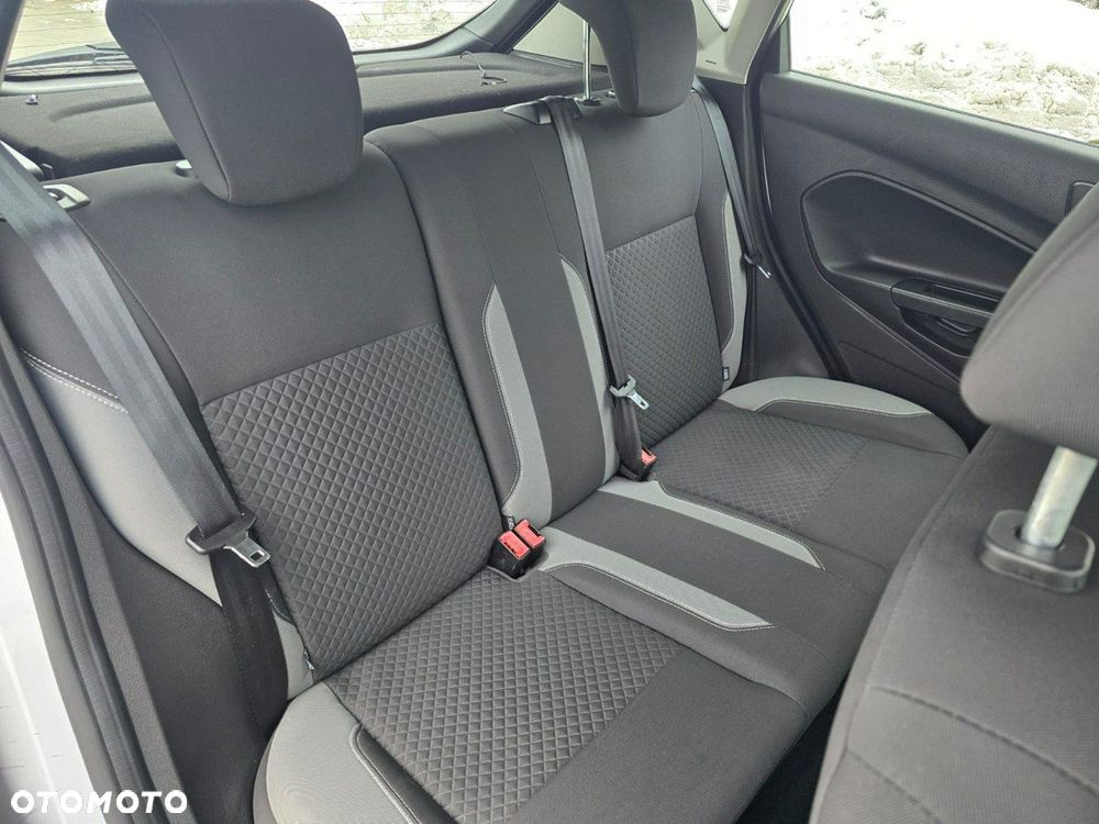 Ford Fiesta - 32