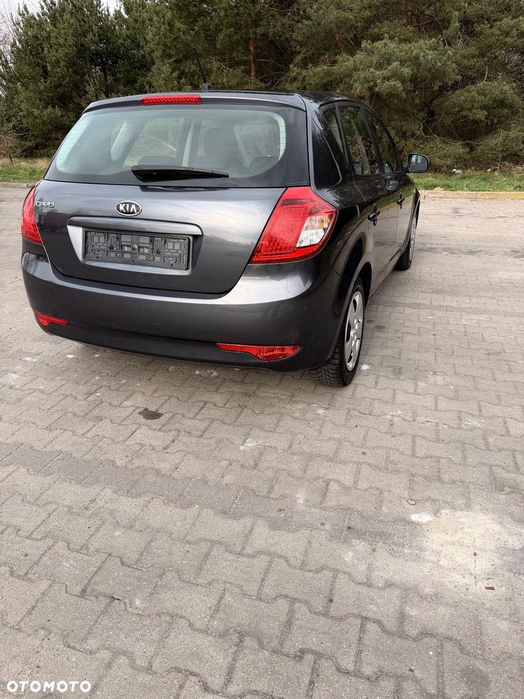 Kia Ceed 1.6 L - 18