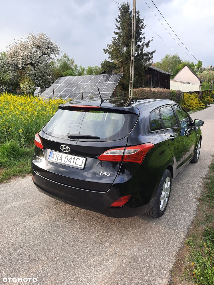 Hyundai i30 1.6 CRDI Automatik Style - 5