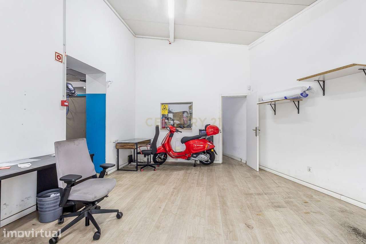 Espaço Comercial com perto de 300m² em São Mamede de Infesta, Matosinh - Grande imagem: 3/28