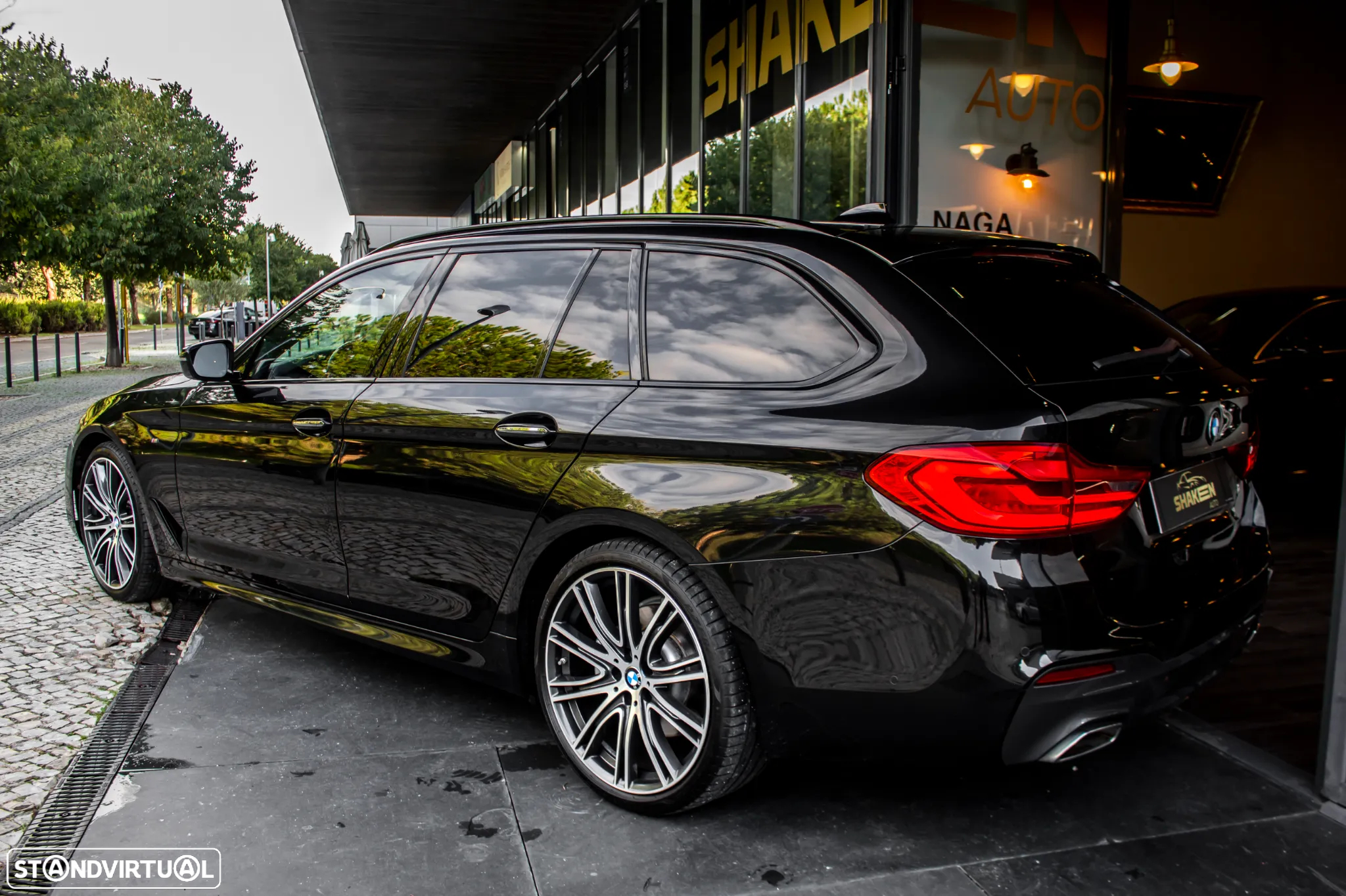 BMW 520 d Touring Aut. M Sport Edition - 3