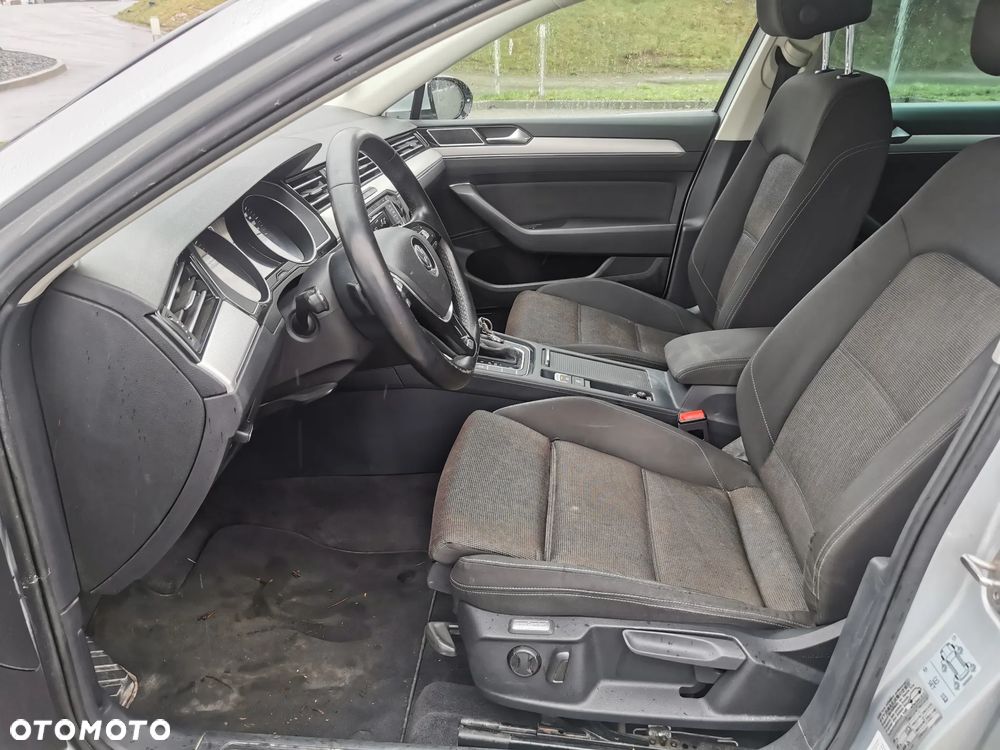 Volkswagen Passat 2.0 TDI (BlueMotion Technology) DSG Comfortline - 28