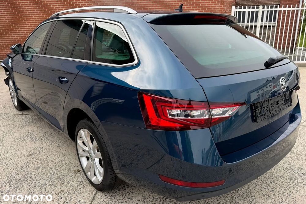 Skoda Superb 1.8 TSI DSG SportLine - 6
