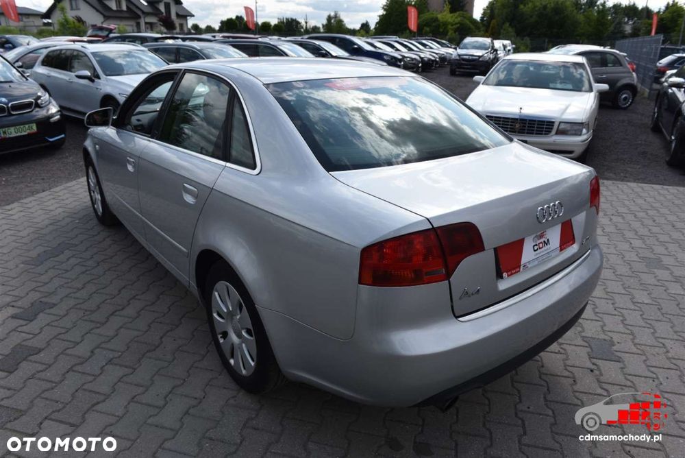 Audi A4 Limousine - 8