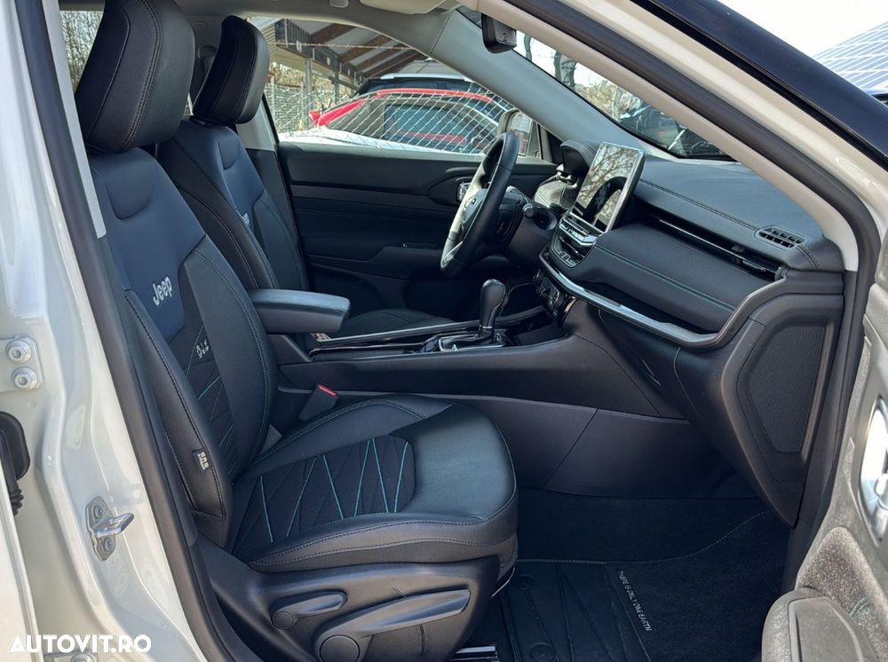 Jeep Compass 1.3 T4 4xe PLUG-IN HYBRID Automatik Upland - 14