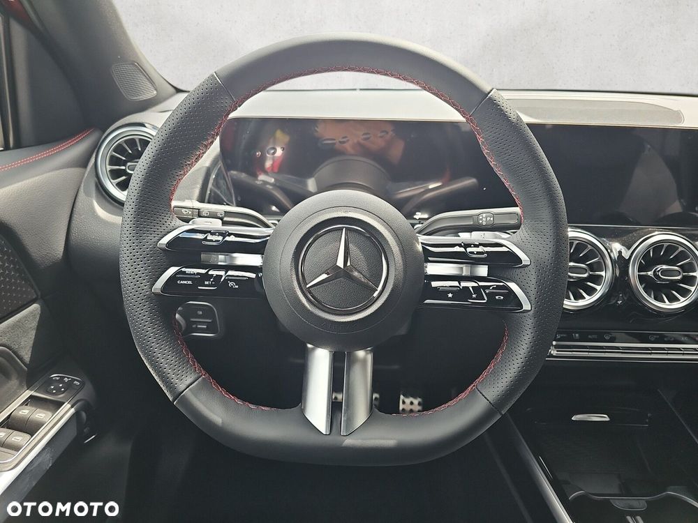 Mercedes-Benz GLB - 14