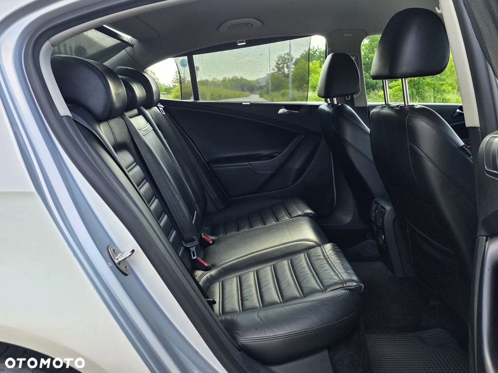 Volkswagen Passat 2.0 TSI Automatik Highline - 24