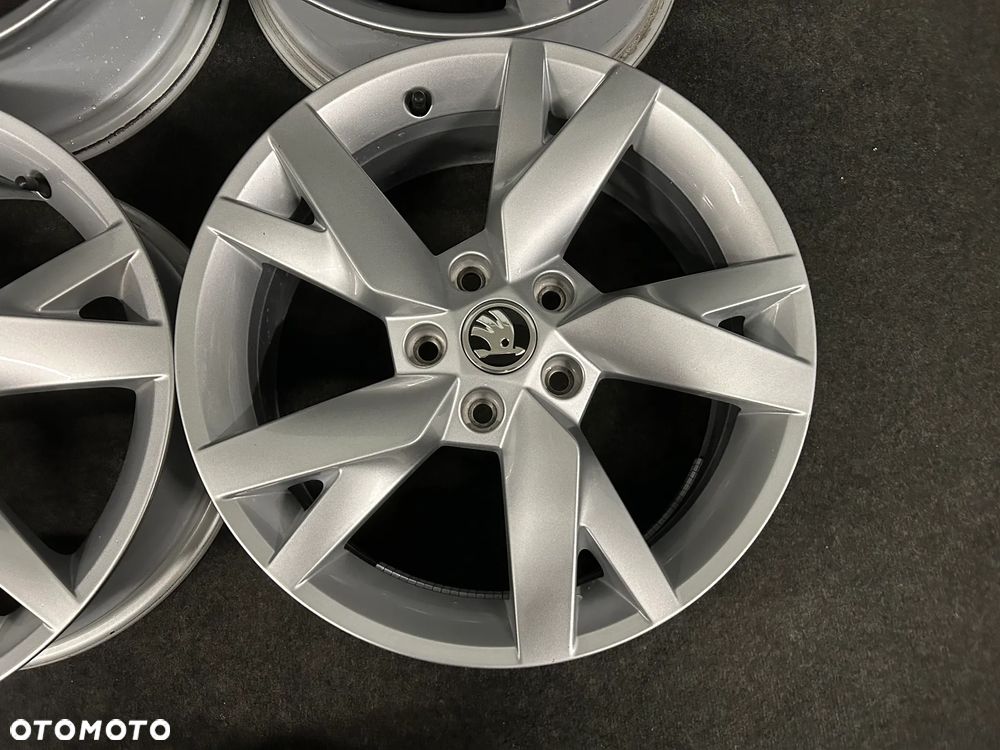 Alufelgi Skoda Octavia IV, III, Karoq, VW Golf 6, 7, Caddy, Touran 17 cali 5x112 4szt. Ładne! - 7