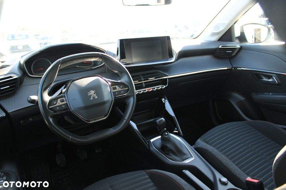 Peugeot 208 - 16