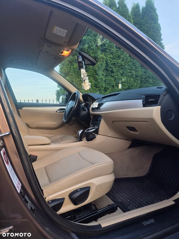 BMW X1 xDrive18d - 11