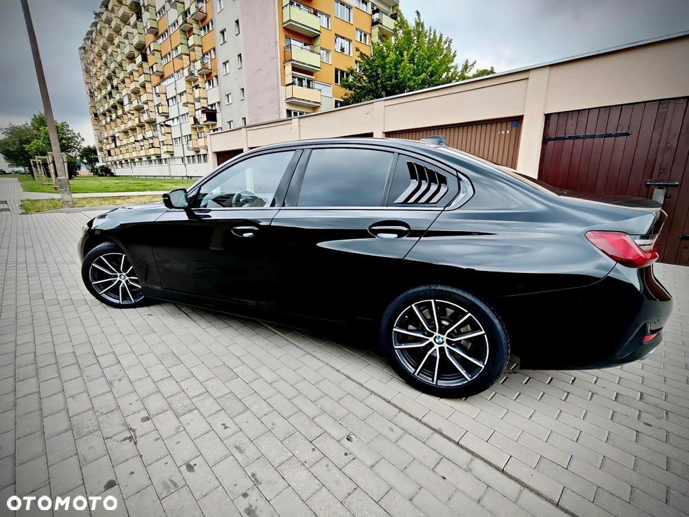 BMW Seria 3 330i Advantage sport - 4