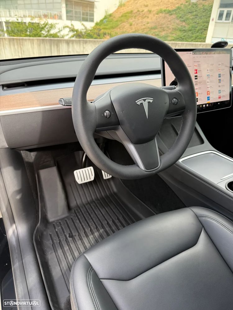 Tesla Model Y Performance Dual Motor AWD - 9