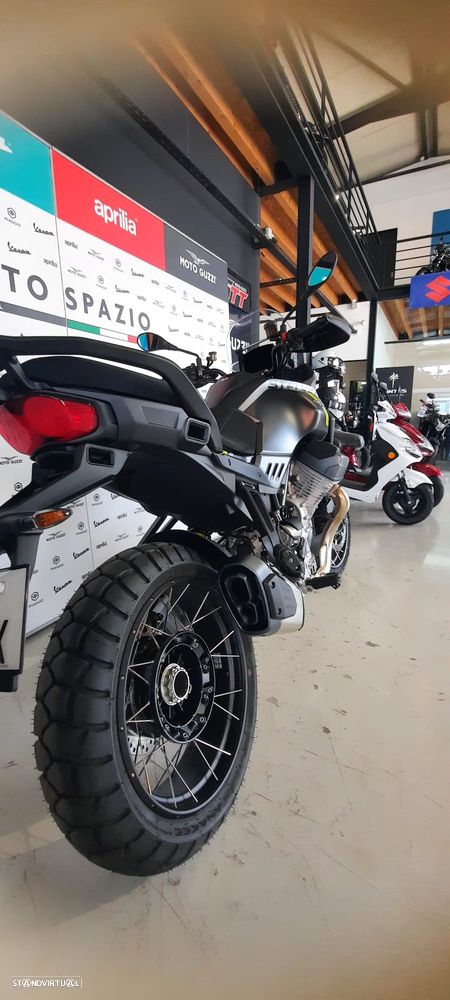 Moto Guzzi Stelvio preto vulcano - 2