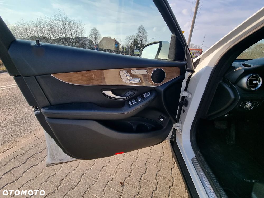 Mercedes-Benz GLC - 12