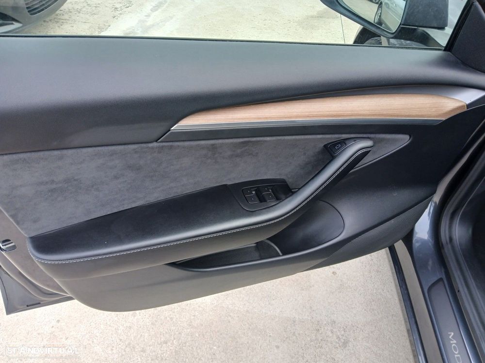 Tesla Model 3 - 19
