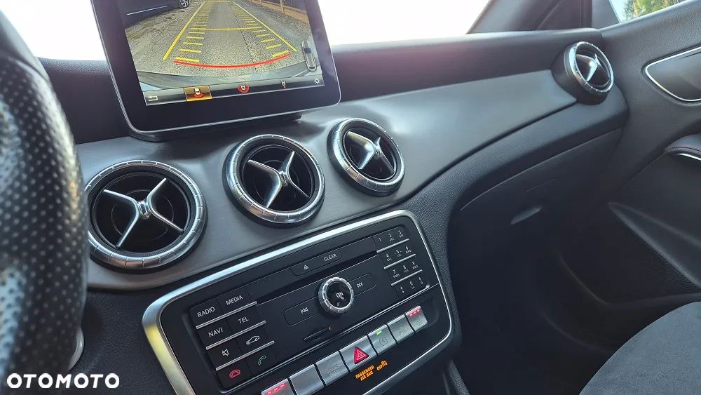 Mercedes-Benz CLA 180 7G-DCT AMG Line - 8