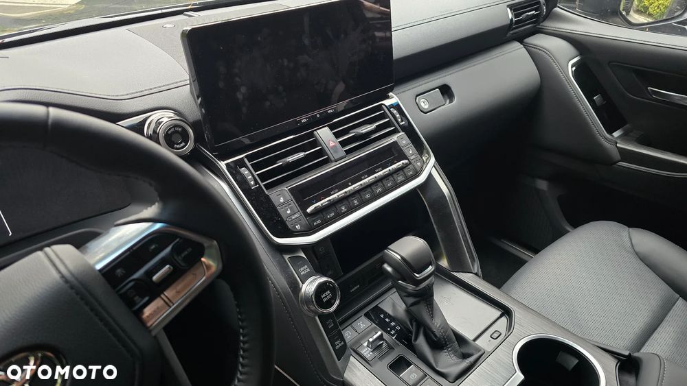 Toyota Land Cruiser - 28