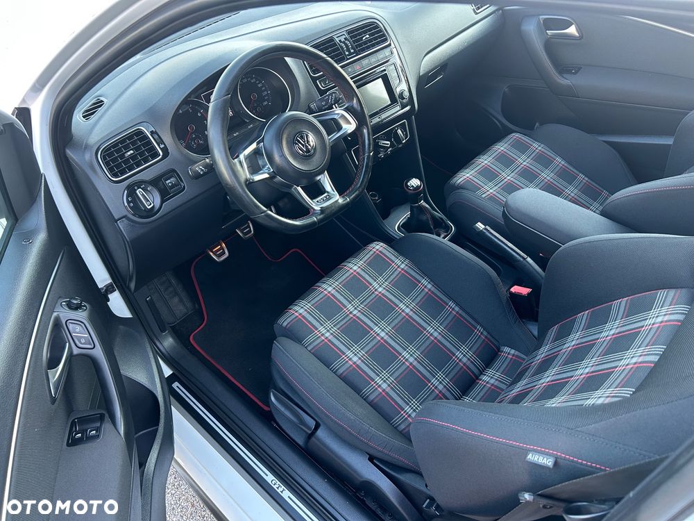 Volkswagen Polo - 10