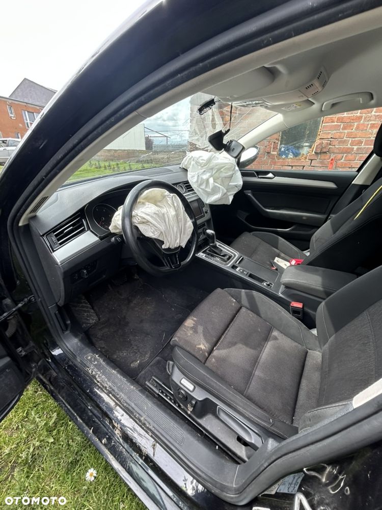 Volkswagen Passat 2.0 TDI BMT Comfortline DSG - 9