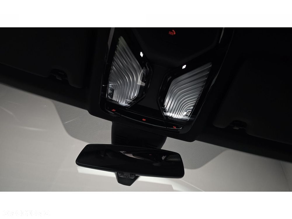 BMW Seria 3 320d xDrive mHEV M Sport - 32