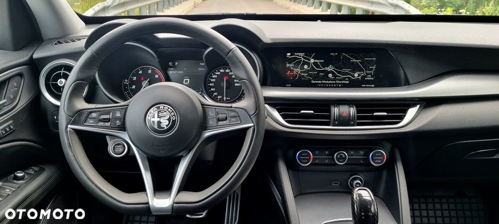 Alfa Romeo Stelvio 2.0 Turbo Veloce Q4 - 11