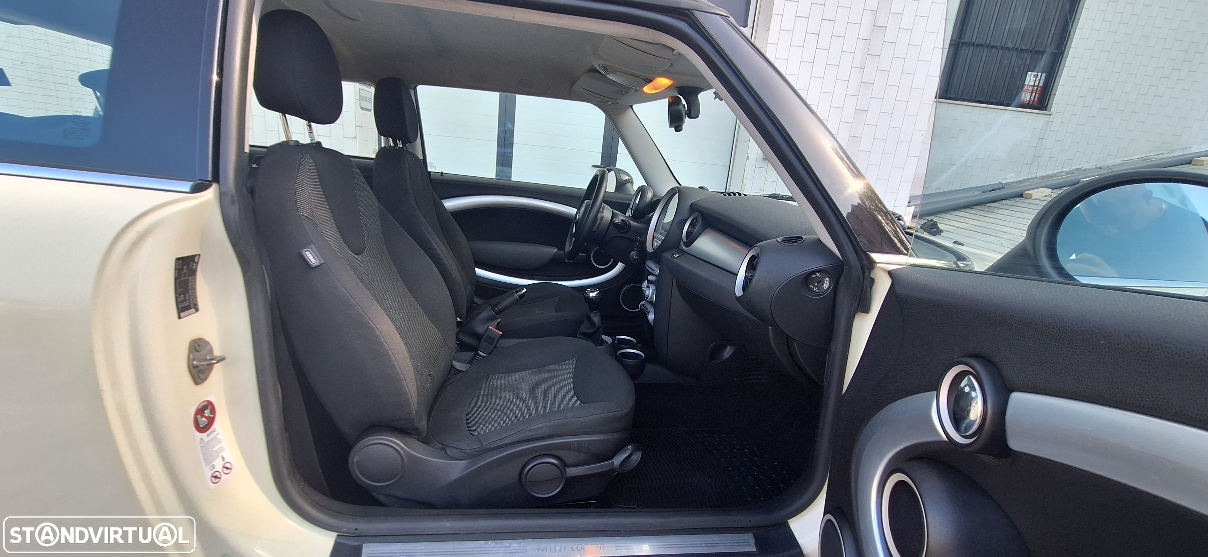 MINI 3 Portas Cooper D - 10