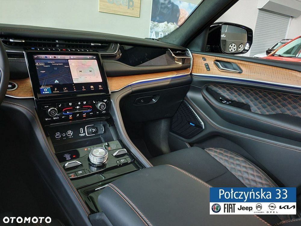 Jeep Grand Cherokee - 31