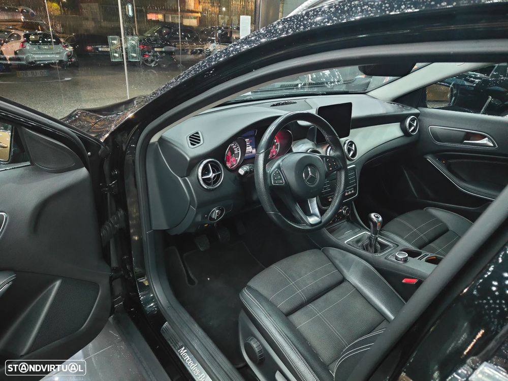 Mercedes-Benz GLA 180 d - 9