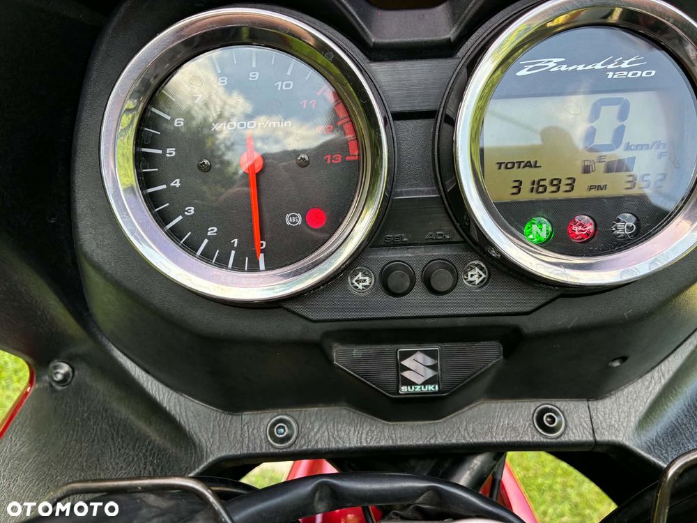 Suzuki Bandit - 12