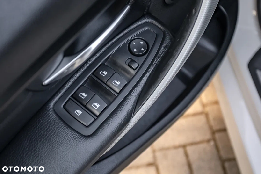 BMW Seria 3 320d xDrive M Sport - 25