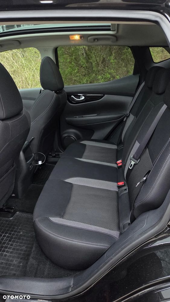 Nissan Qashqai 1.3 DIG-T N-Connecta EU6d - 9