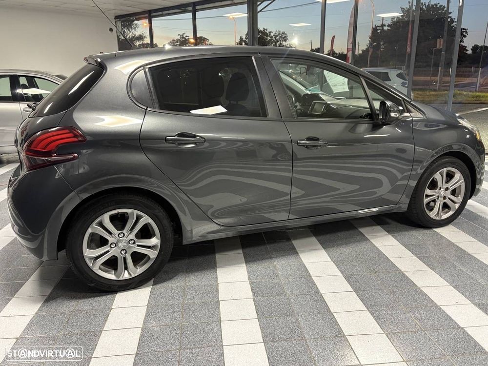 Peugeot 208 1.2 PureTech Style - 8