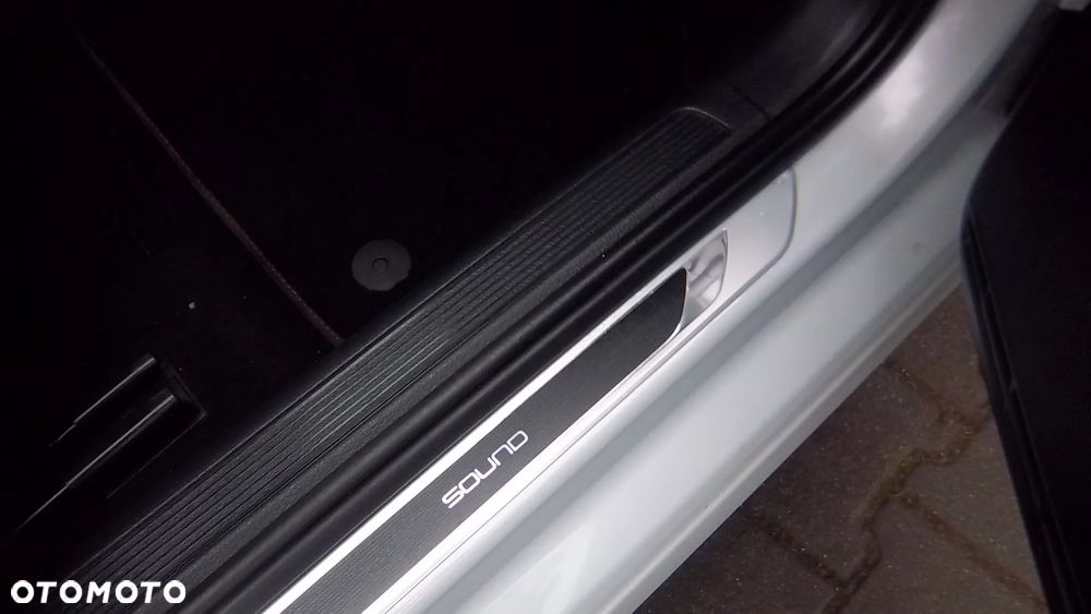 Volkswagen Golf 1.6 TDI Sound - 9