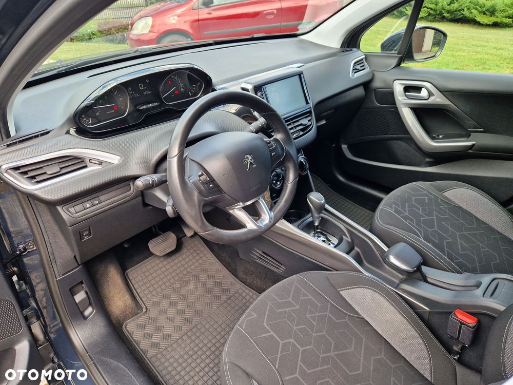 Peugeot 2008 1.2 Pure Tech Active S&S EAT6 - 23