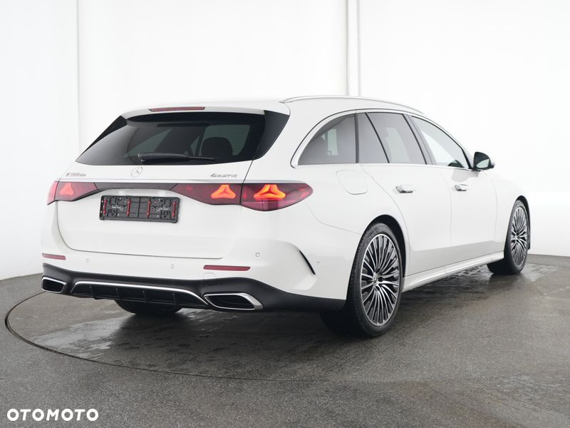 Mercedes-Benz Klasa E 300 de PHEV 4-Matic AMG 9G-Tronic - 4