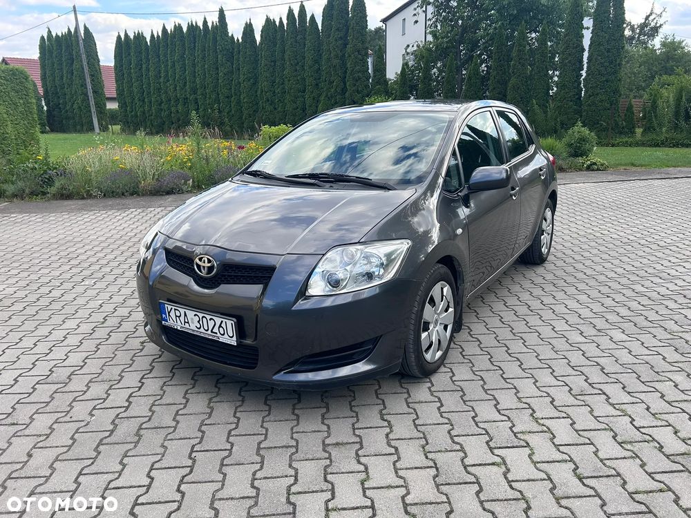 Toyota Auris 1.4 VVT-i Terra - 1