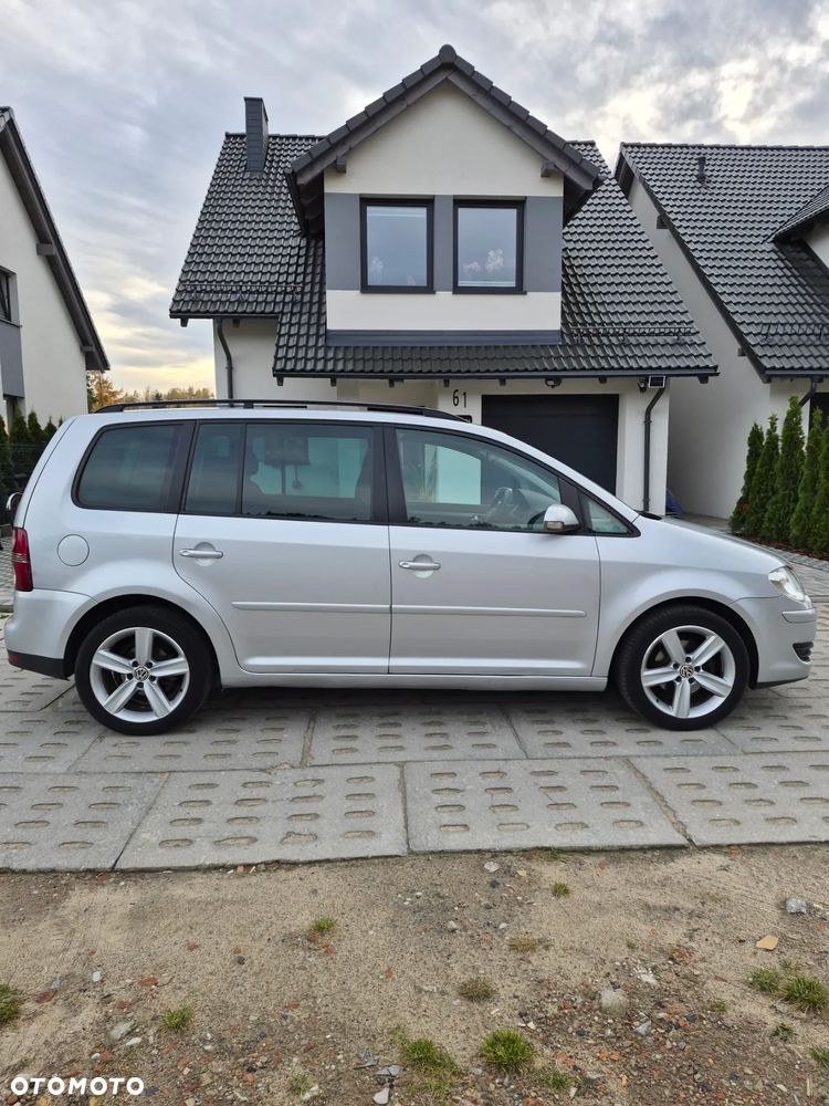 Volkswagen Touran - 2