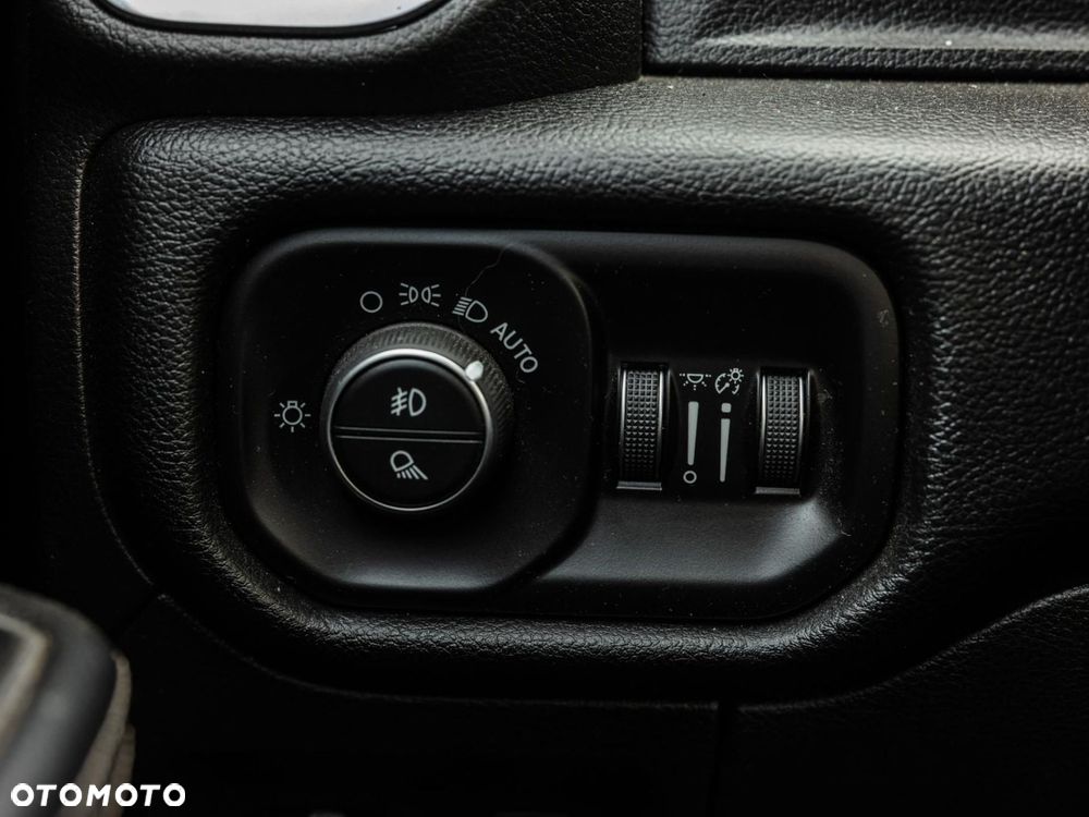 RAM 1500 - 19