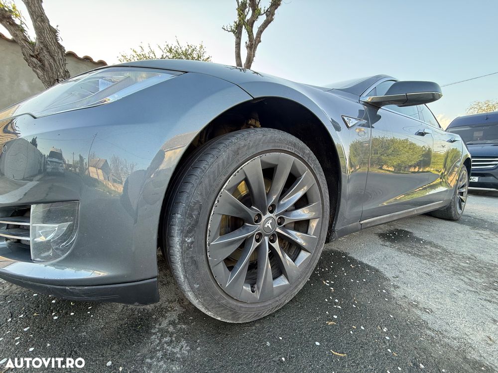 Tesla Model S Standard - 4