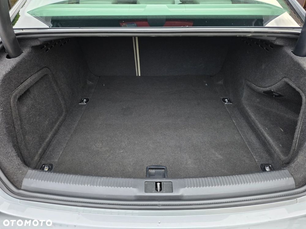 Audi A4 Limousine - 20