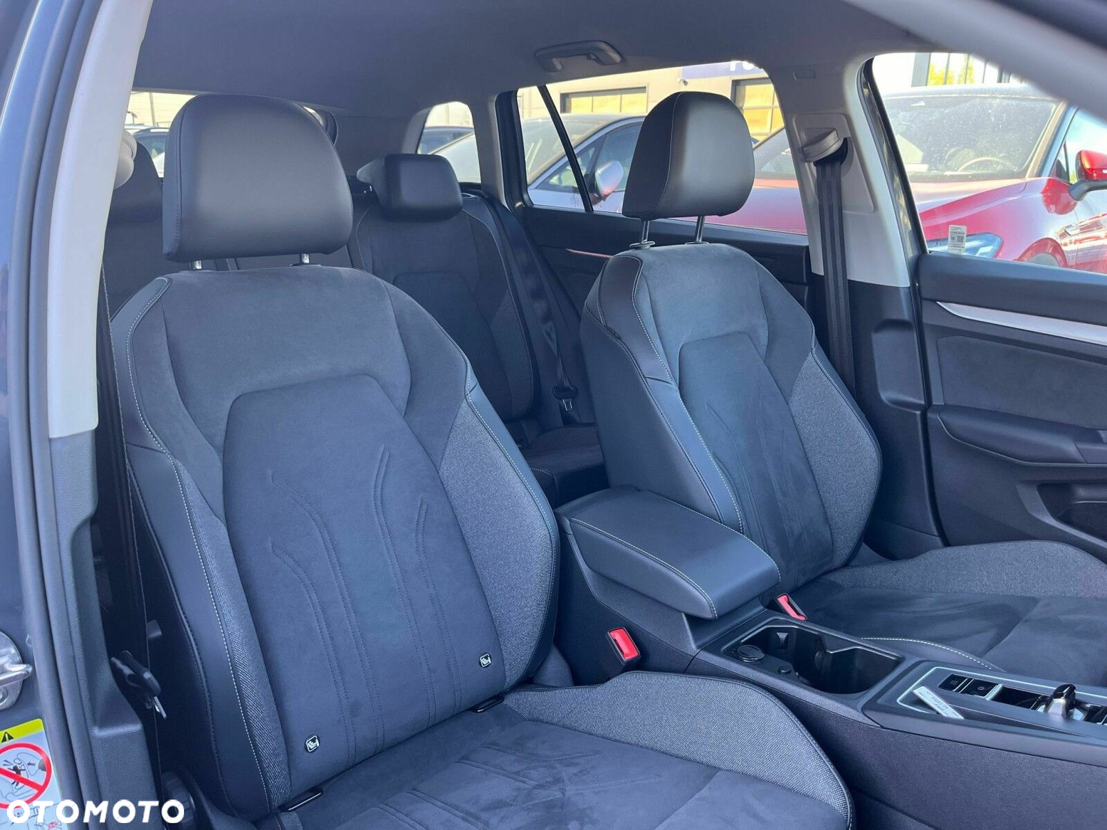 Volkswagen Golf - 27