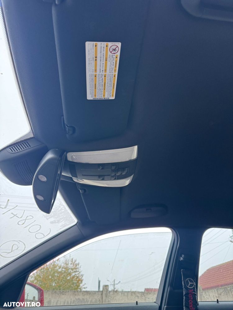 plafon negru mercedes c class w204 - 1