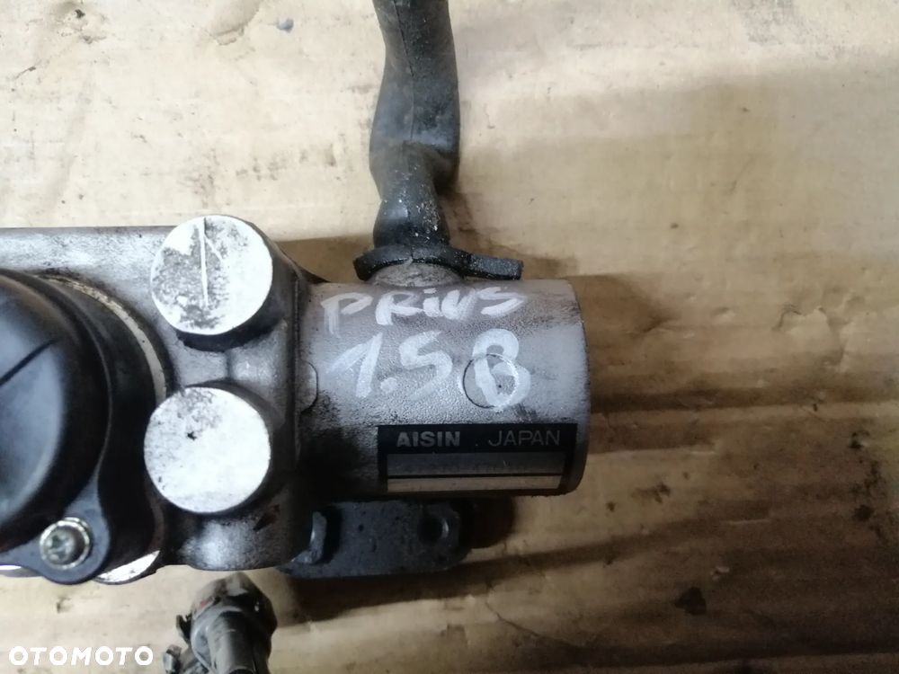 Toyota Prius II korektor siły hamowania 47270-47010 - 3